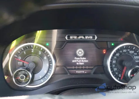 2021 Ram 1500 Laramie 4X2 5'7 Box из США, поврежденный, VIN 1C6RREJT6MN768147